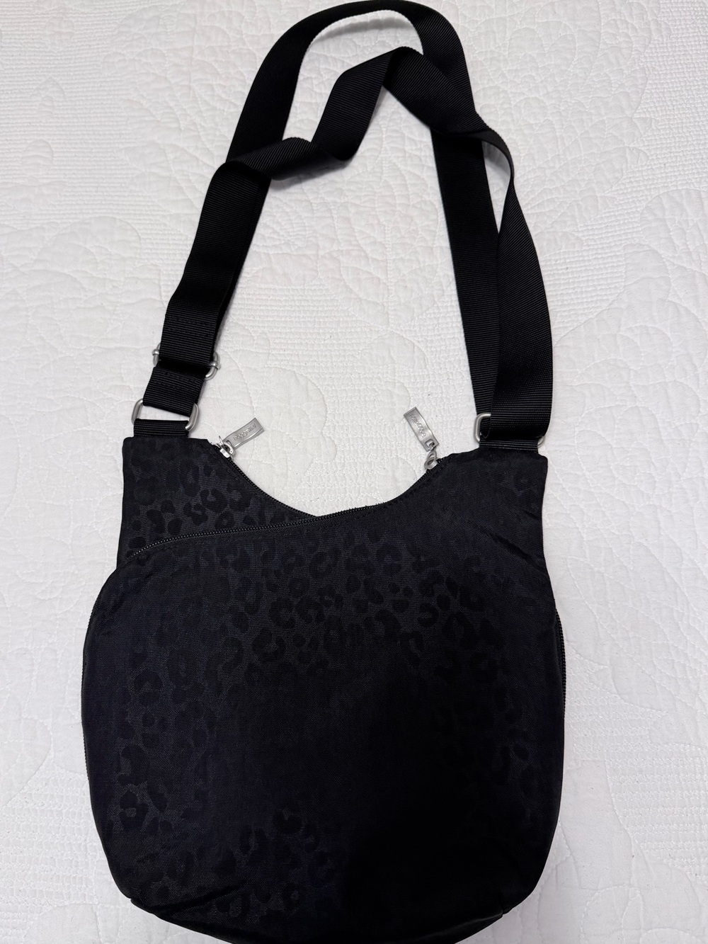 Baggallini Black Cheetah Bag - Picture 2 of 8
